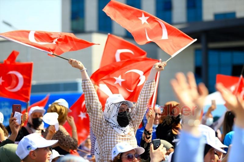 Sakarya'da Cumhurbaşkanı Erdoğan'a coşkulu karşılama