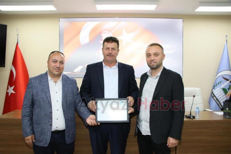 Başkan Soykan'dan müteahhitlere teşekkür belgesi