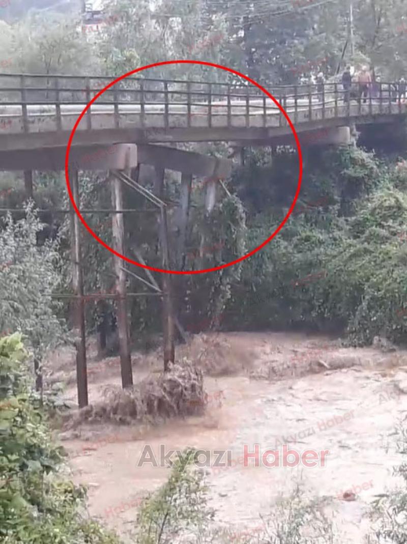 Beldibi'nde köprüde çökme oluştu