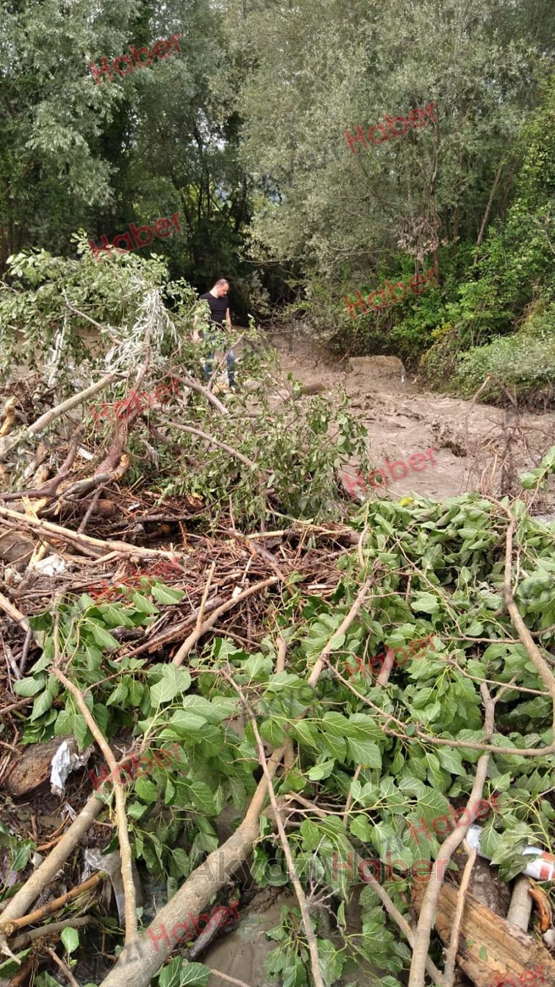 Dedeler'de sel sularına kapılan yaşlı adam kayboldu
