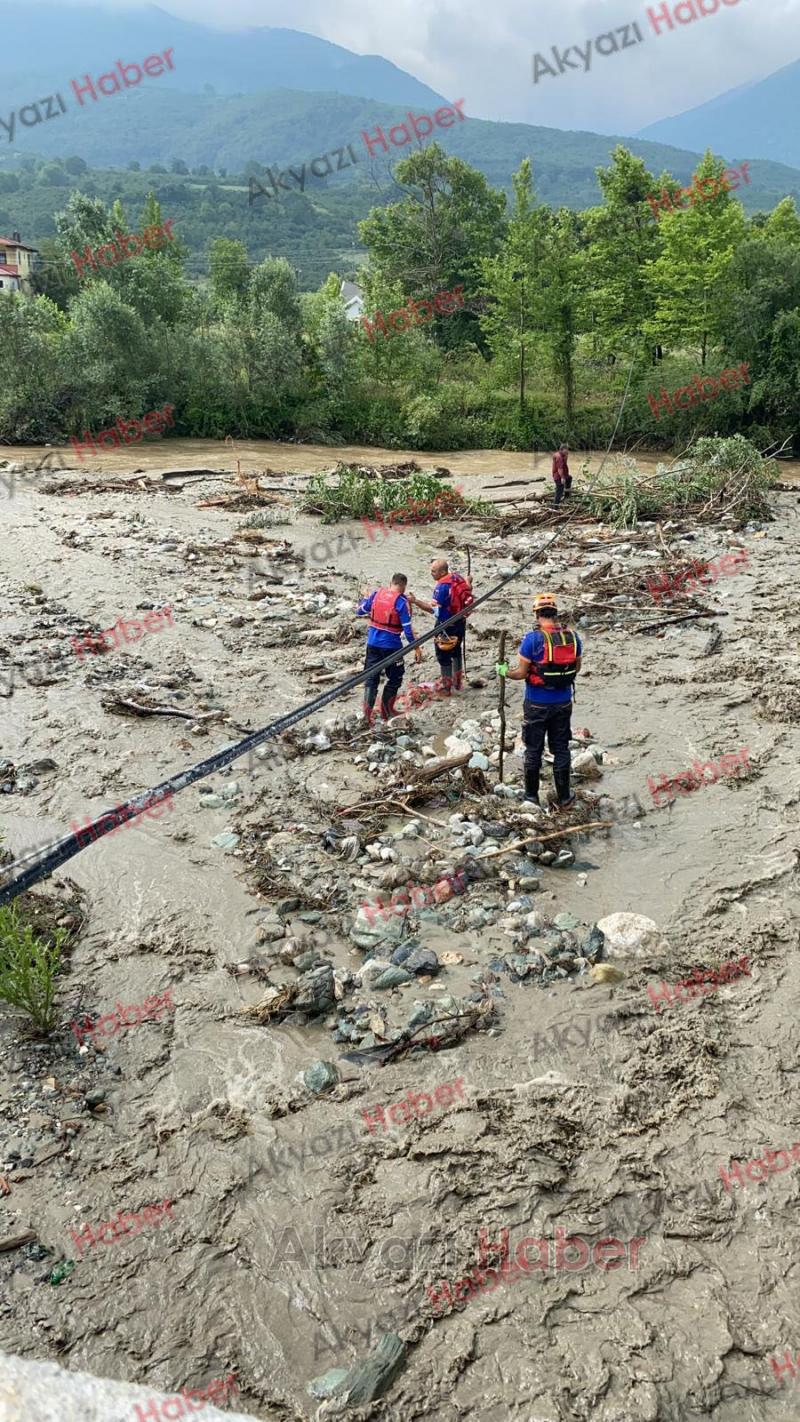 Sel sularına kapılan yaşlı adamı arama çalışmaları sürüyor