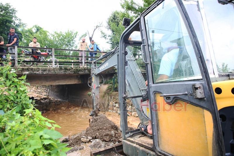 Büyükşehir’den selden etkilenen bölgeye anında müdahale