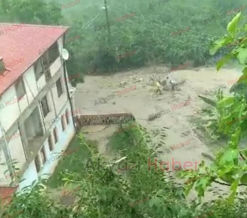 Taşburun'u sel vurdu