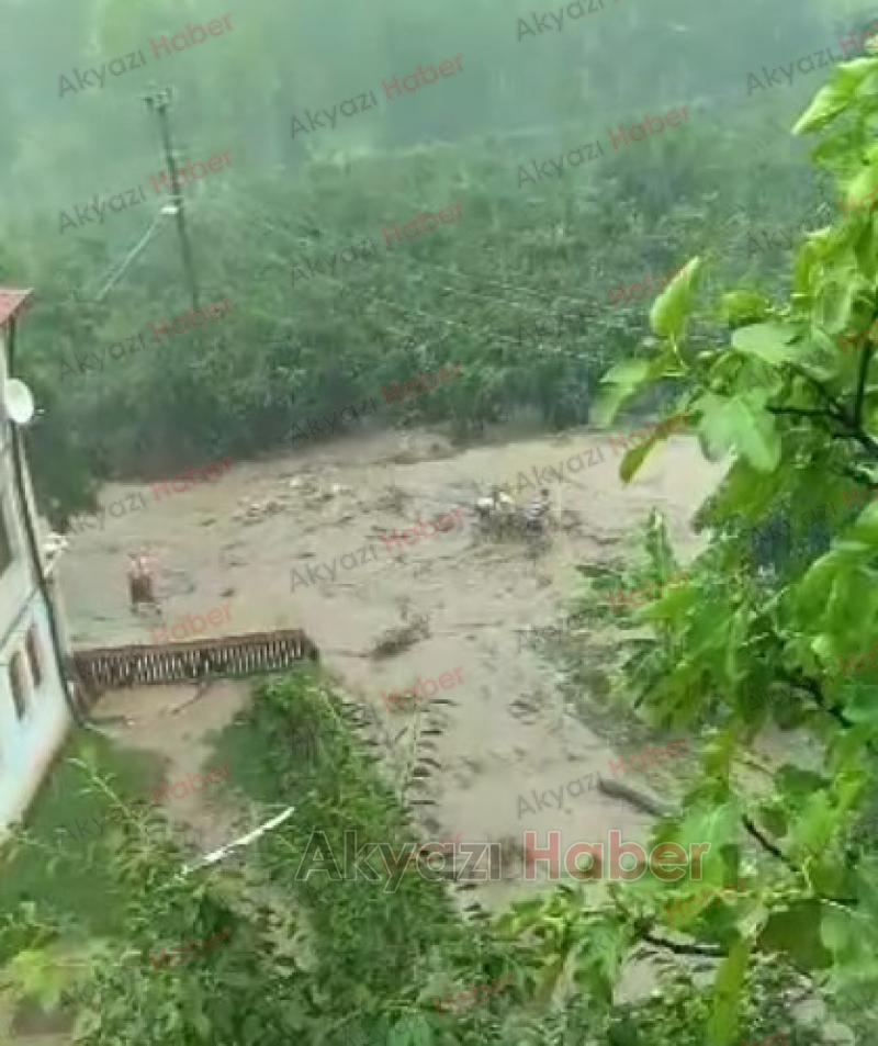 Taşburun'u sel vurdu