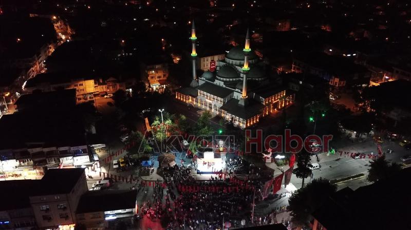 15 Temmuz destanının 5. yılında Akyazılılar meydanı doldurdu