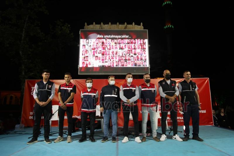 15 Temmuz destanının 5. yılında Akyazılılar meydanı doldurdu