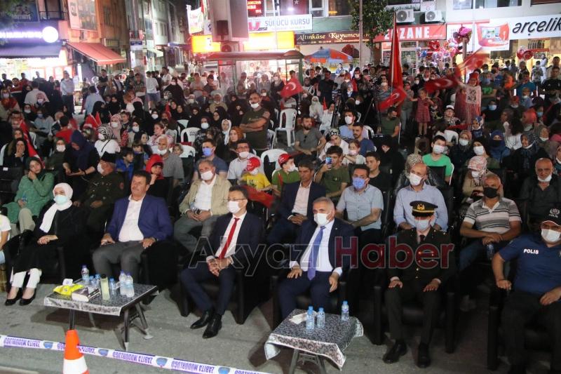 15 Temmuz destanının 5. yılında Akyazılılar meydanı doldurdu