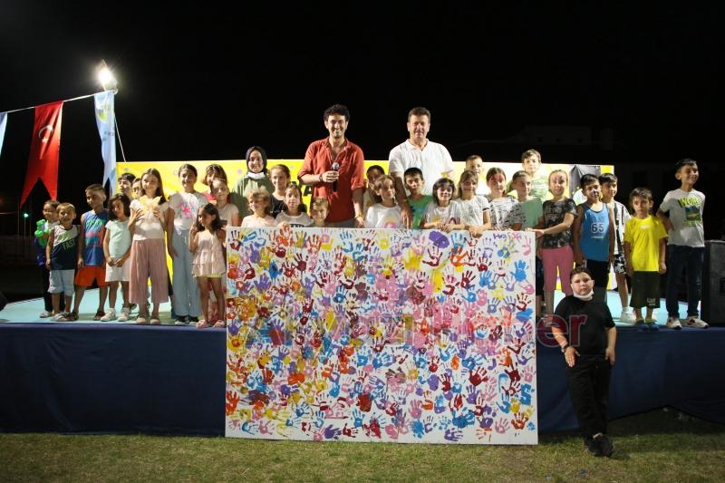 Akyazı çocuk şenliğinde çocuklar doyasıya eğlendi