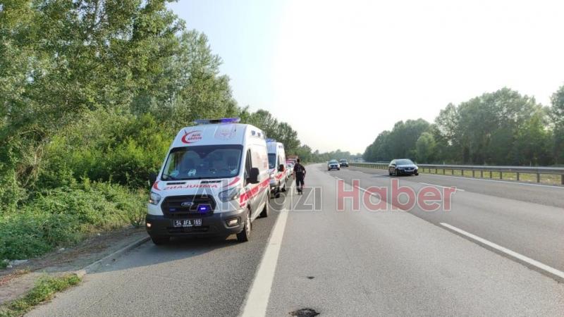 Otomobil ağaçlık alana uçtu: 3 yaralı