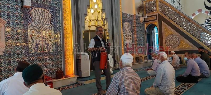 Akyazıda 10 ayrı camide cemaate afet eğitimi verildi