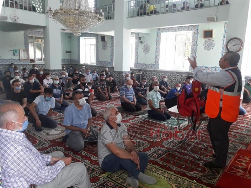 Akyazıda 10 ayrı camide cemaate afet eğitimi verildi