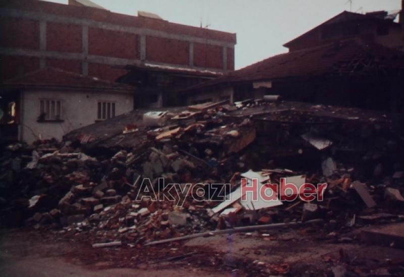 17 Ağutos Depremi'nin 22 yılı