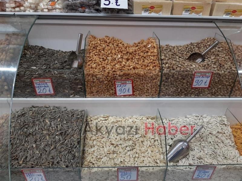 Aşure Malzemeleri Osman Kuru'cu'dan alınır