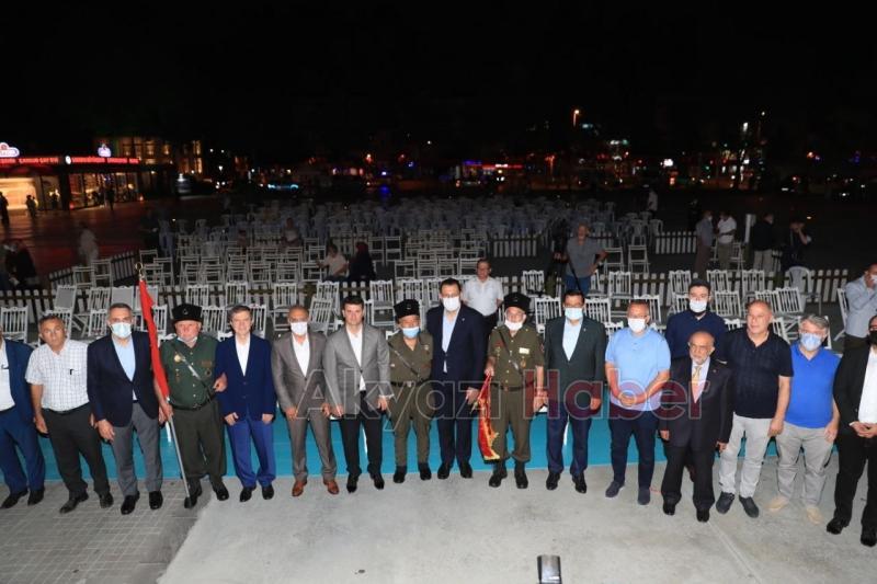 17 Ağustos depreminin 22. yılında hayatını kaybedenler anıldı