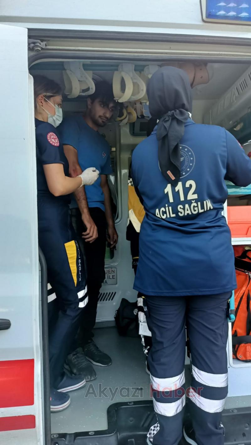 Motosikletli kurye kazada yaralandı