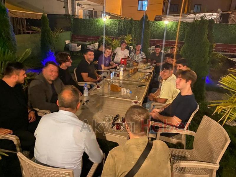 Mesut Ekrem, gençlerle buluştu