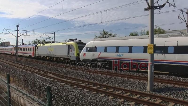 Ada treni hızlı tren ile kafa kafaya çarpıştı