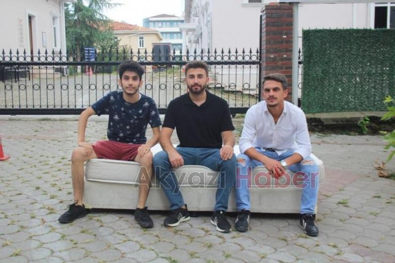 Üniversitelilerden yataklı protesto