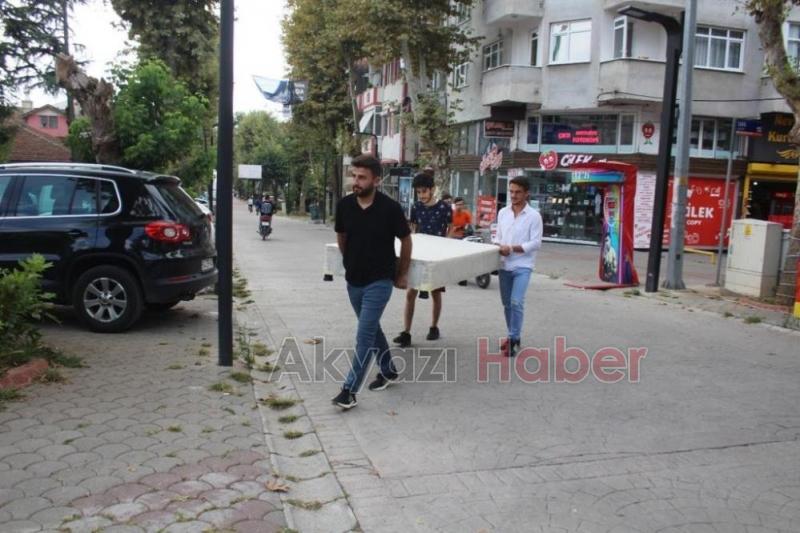 Üniversitelilerden yataklı protesto