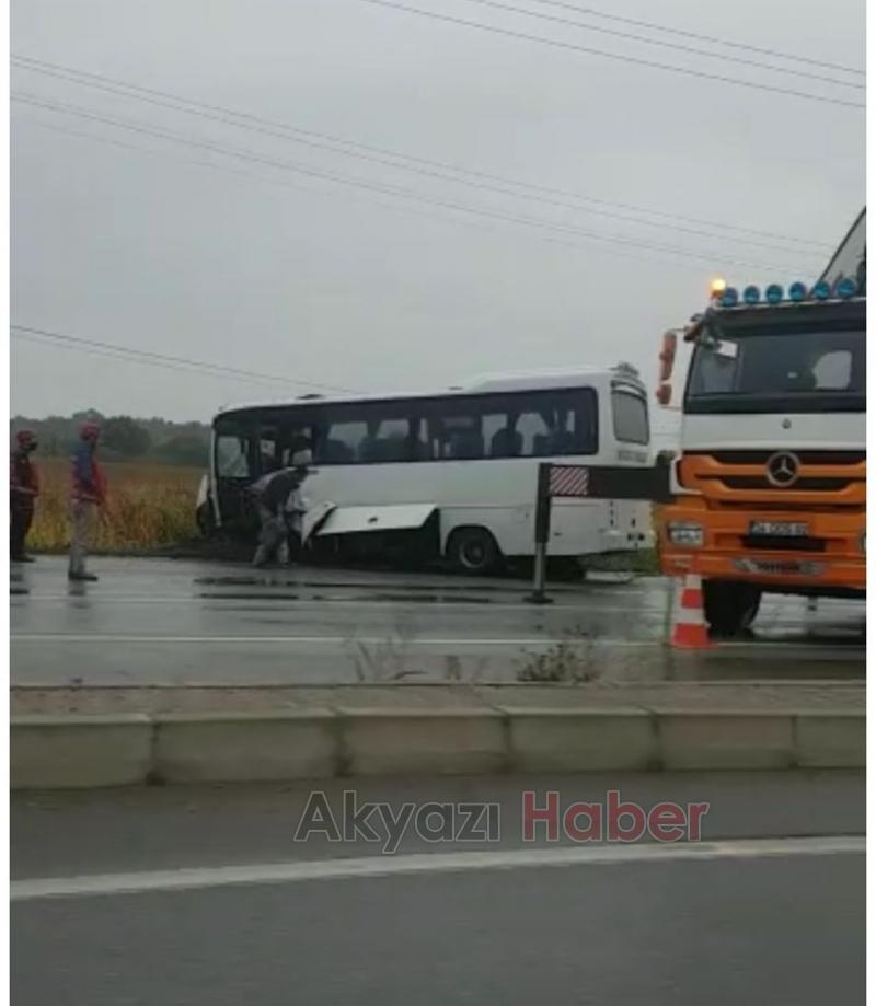 D-100’de yolcu midibüsü tarlaya uçtu: 7 yaralı