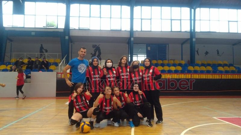 Voleybol Müsabakalarında ilk maçlar oynandı