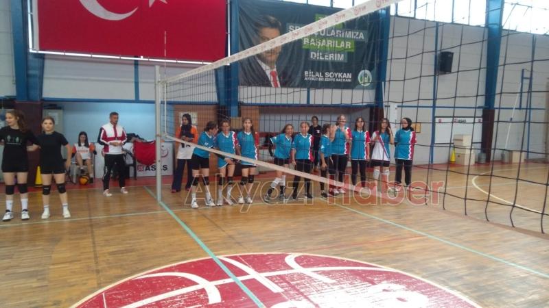 Voleybol Müsabakalarında ilk maçlar oynandı