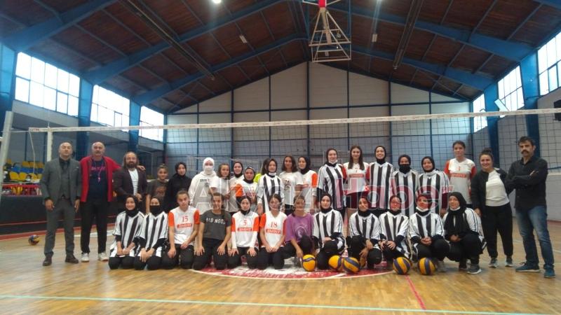 Voleybol Müsabakalarında ilk maçlar oynandı