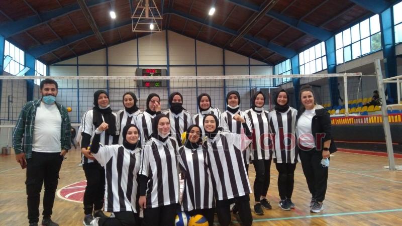 Voleybol Müsabakalarında ilk maçlar oynandı