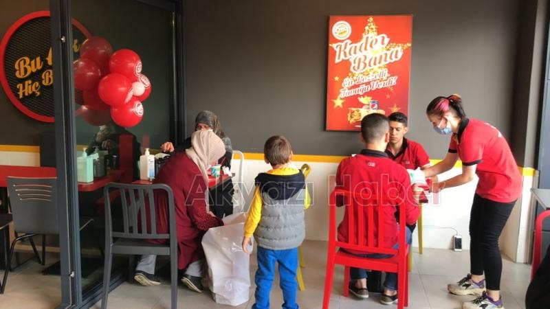 Öncü Döner'in 93. Şubesi Akyazı'da açıldı