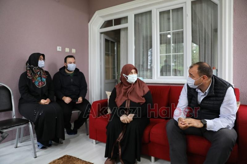 Vali Kaldırım Akyazı'da ziyaretlerde bulundu