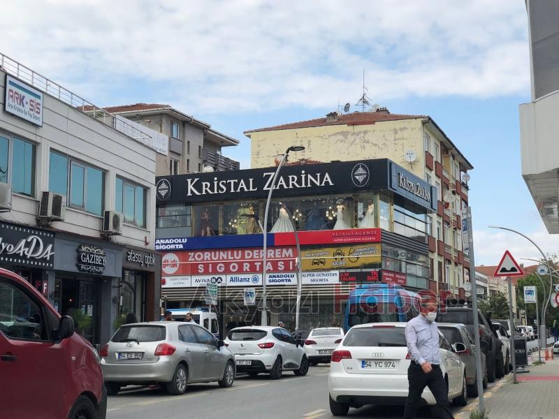 Gelinliklerde Büyük Kristal Zarina indirimi başladı