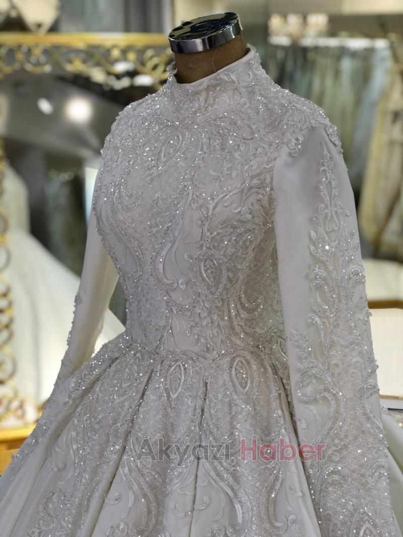 Gelinliklerde Büyük Kristal Zarina indirimi başladı