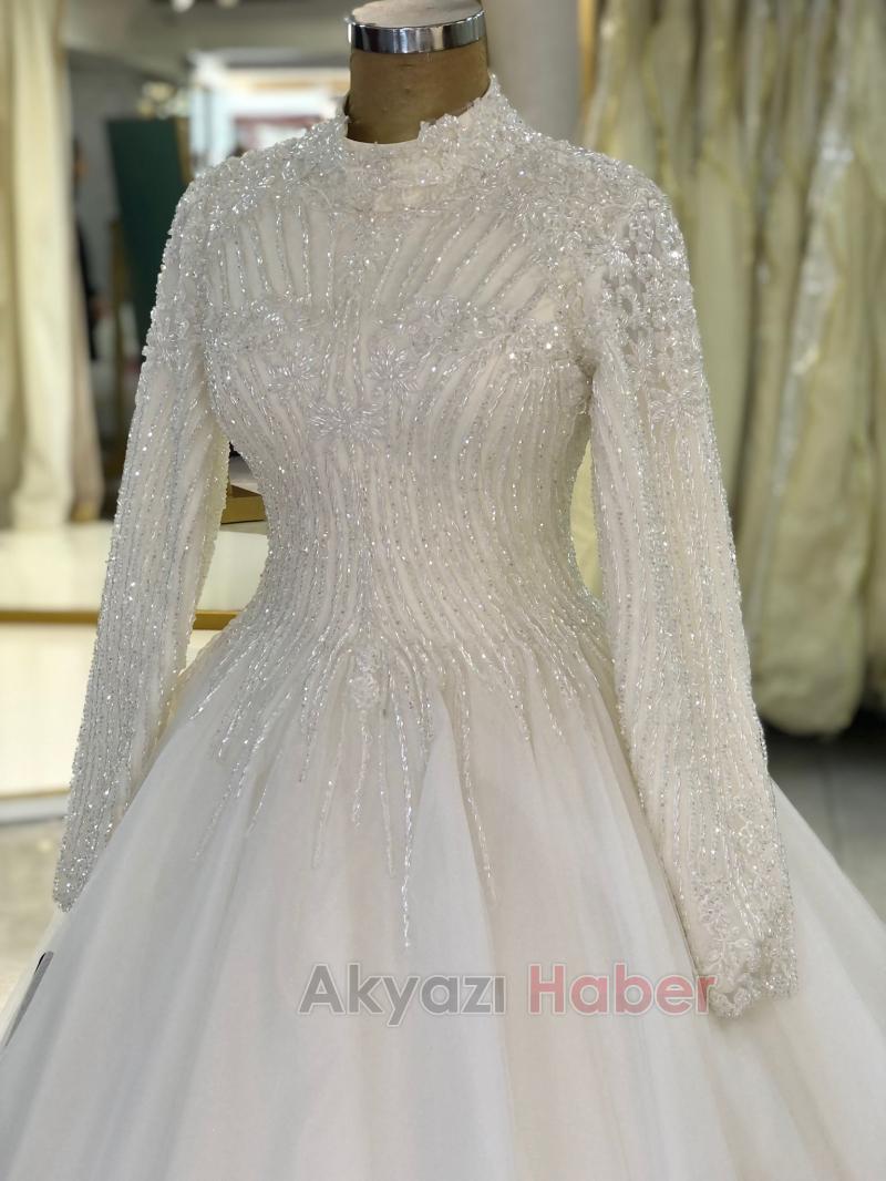 Gelinliklerde Büyük Kristal Zarina indirimi başladı