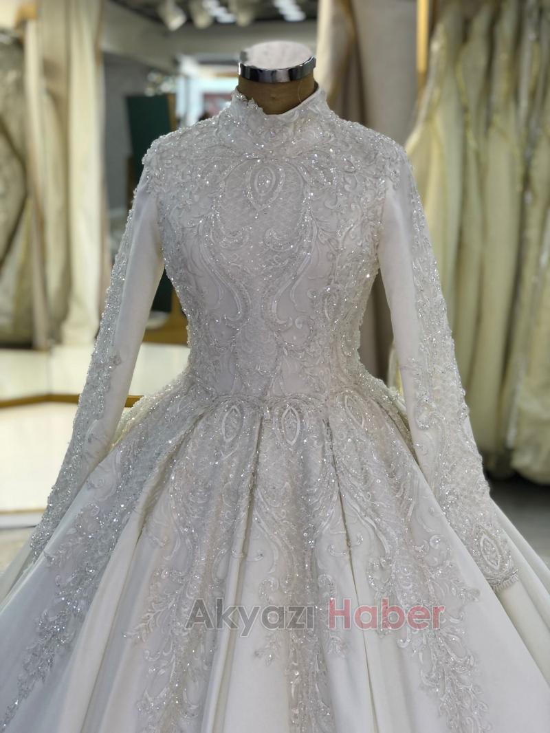 Gelinliklerde Büyük Kristal Zarina indirimi başladı