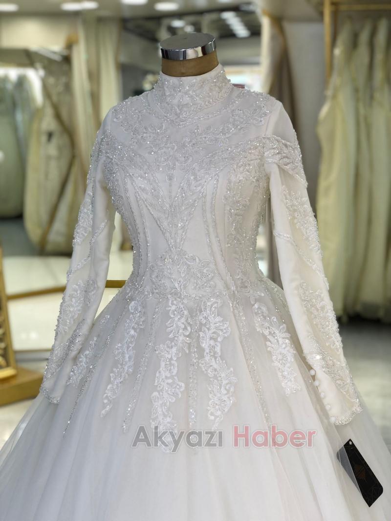 Gelinliklerde Büyük Kristal Zarina indirimi başladı