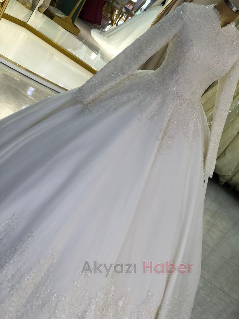 Gelinliklerde Büyük Kristal Zarina indirimi başladı