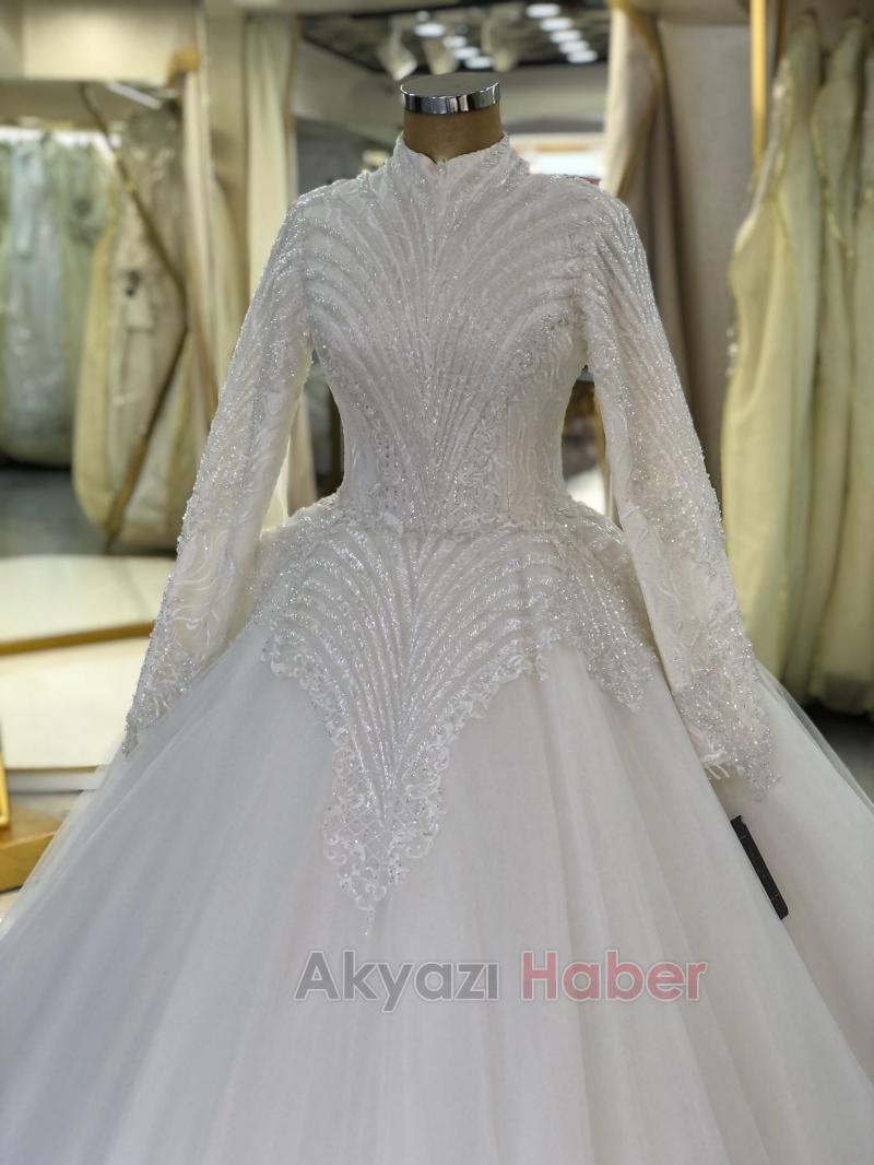 Gelinliklerde Büyük Kristal Zarina indirimi başladı