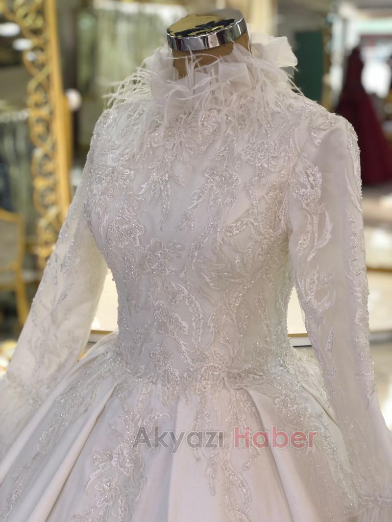 Gelinliklerde Büyük Kristal Zarina indirimi başladı