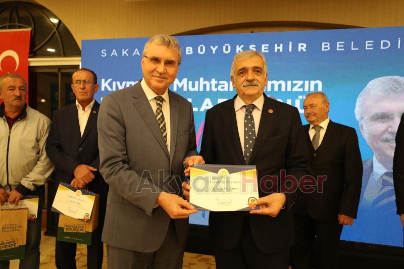 Başkan Ekrem Yüce, muhtarlarla bir araya geldi