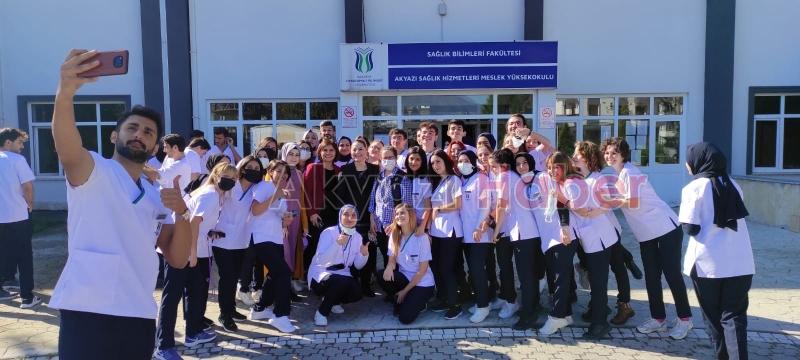 Akyazı hemşirelik bölümü öğrencilerinin forma heyecanı