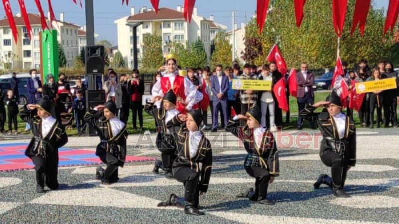 Akyazı'da 29 Ekim Cumhuriyet Bayramı coşkuyla kutlandı