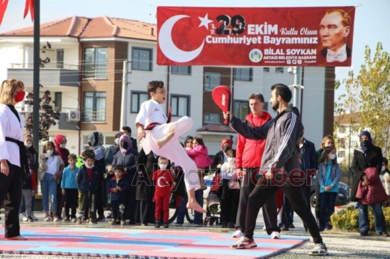 Akyazı'da 29 Ekim Cumhuriyet Bayramı coşkuyla kutlandı