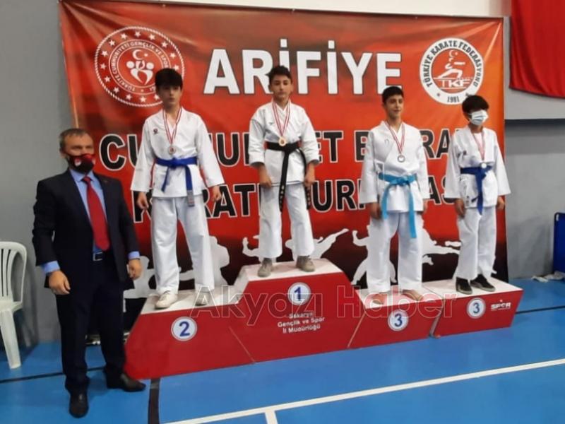 Karateciler bildiğiniz gibi