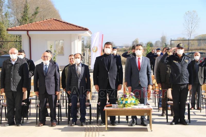 Akyazı'da geleceğe nefes olacak yeni fidanlar toprakla buluştu