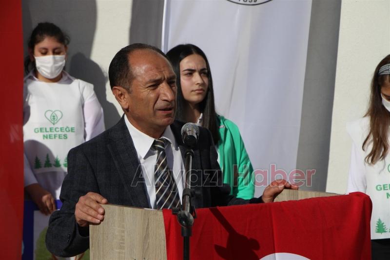 Akyazı'da geleceğe nefes olacak yeni fidanlar toprakla buluştu