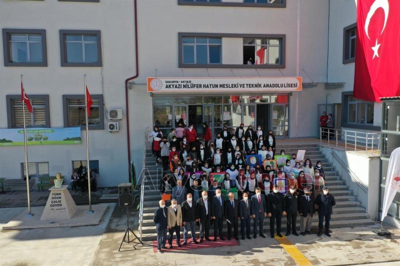 Akyazı'da geleceğe nefes olacak yeni fidanlar toprakla buluştu