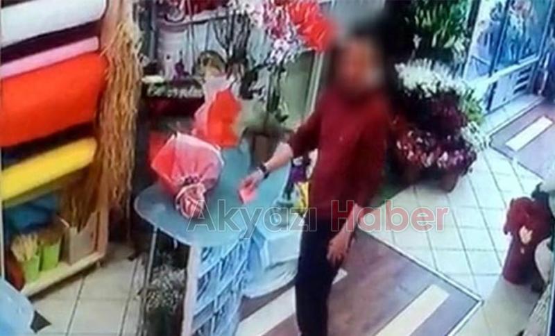 Evli öğretmene isimsiz çiçek yolladı