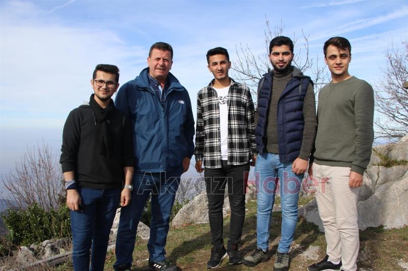 Akyazı Belediyesi'nden üniversite öğrencilerine doğa gezisi