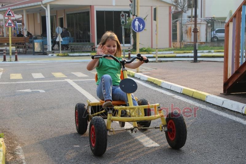 Akyazı Belediyesi Trafik Parkına tatilde yoğun ilgi