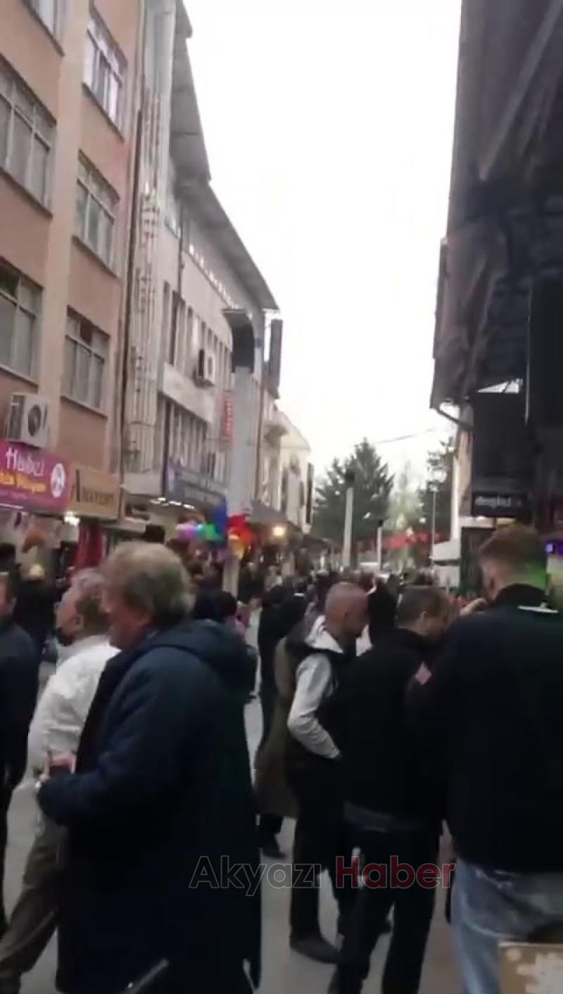 İki büyük deprem Vatandaşlar sokağa döküldü